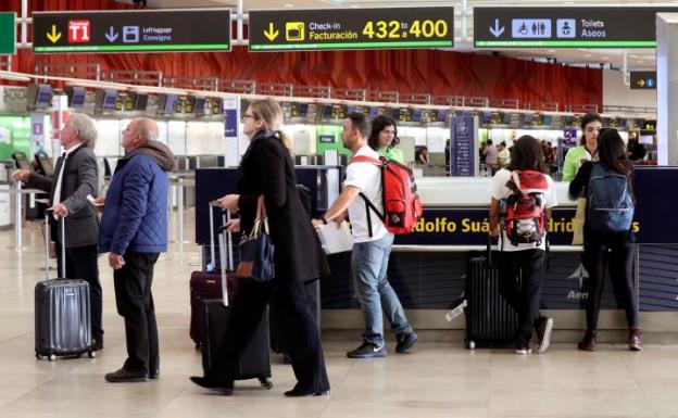 Aeropuertos y estaciones de tren comienzan su particular vía crucis de huelgas en Semana Santa