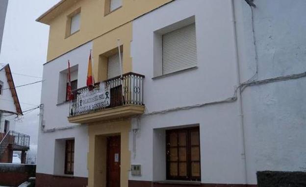 El PP destaca la «generosidad» por no concurrir a las elecciones de su edil de Palacios condenado por agresión
