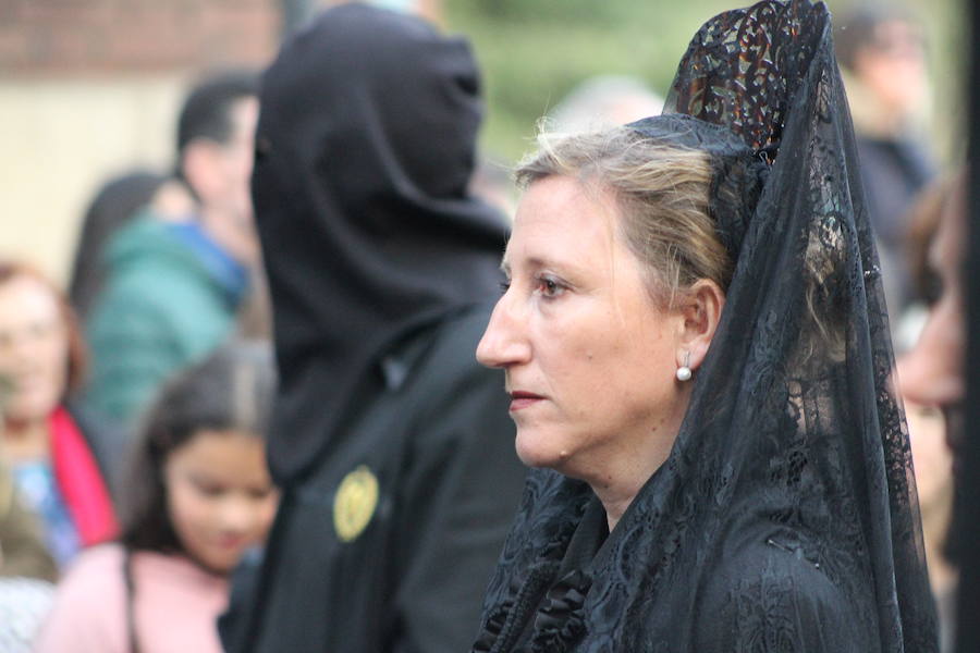 Imágenes de la procesión del Dolor de Nuestra Madre