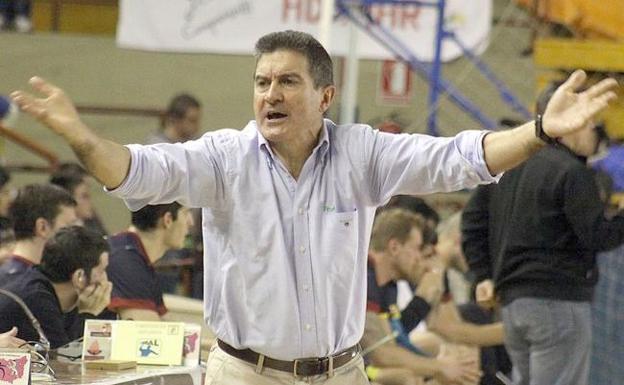 A Cadenas le seduce volver al Ademar: «El corazón siempre tira»