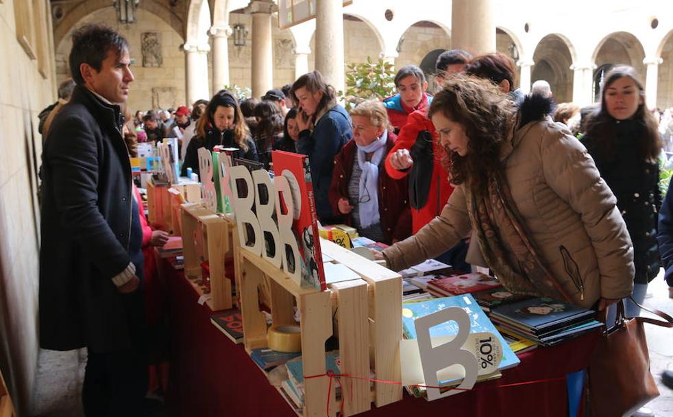Los leoneses se zambullen en la fiesta de las letras