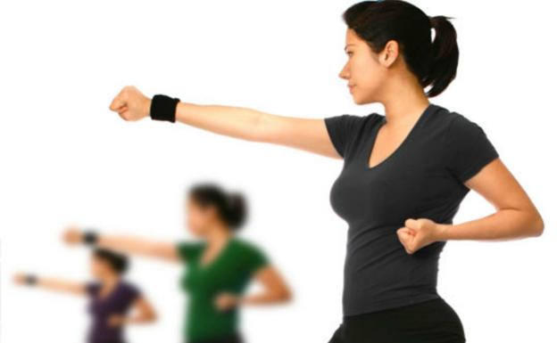 Medio centenar de mujeres participan en Villaquilambre en el curso de Autoprotección y Defensa Personal