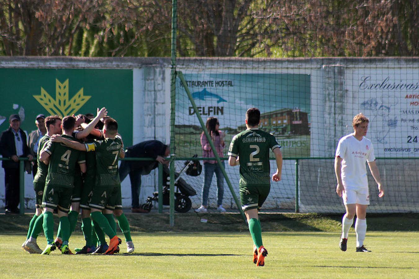 Las imágenes del derbi entre Atlético Astorga y Júpiter