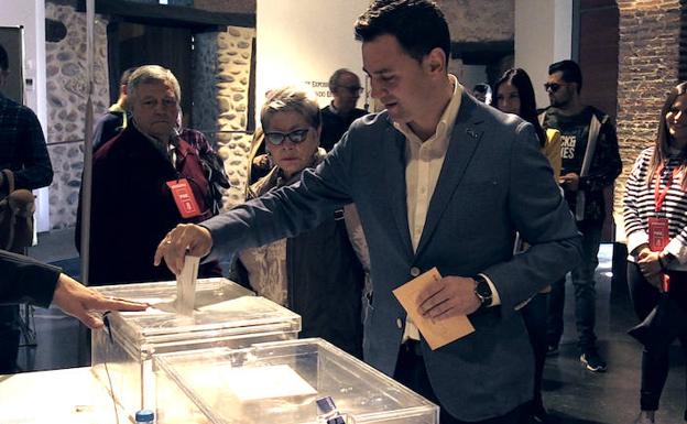 Cendón (PSOE): «La participación engrandece nuestro sistema democrático y una mayoría amplia nunca se equivoca»