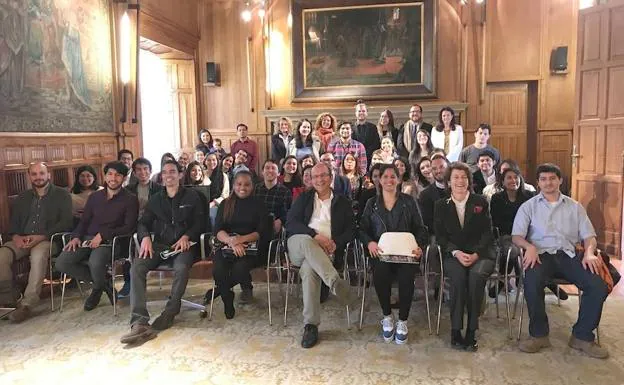 La Diputación recibe a jóvenes iberoamericanos que estudian en diferentes universidades españolas