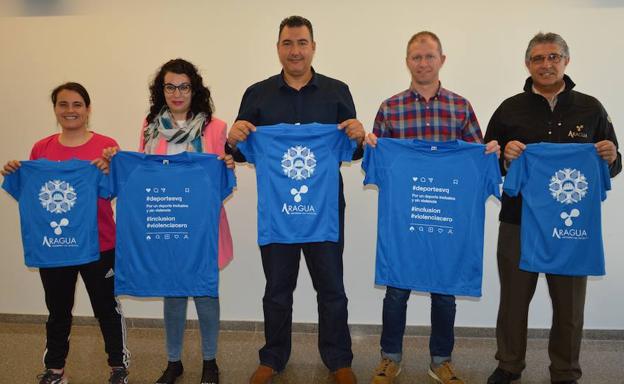 Los deportistas de Villaquilambre ya cuentan con sus nuevas camisetas