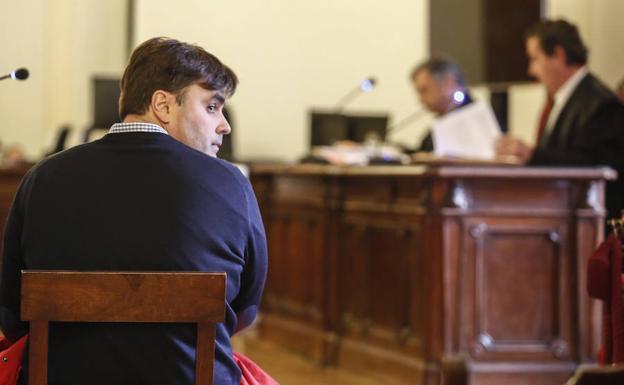 El alcalde de Cacabelos no podrá revalidar el cargo tras ser condenado a nueve años de inhabilitación