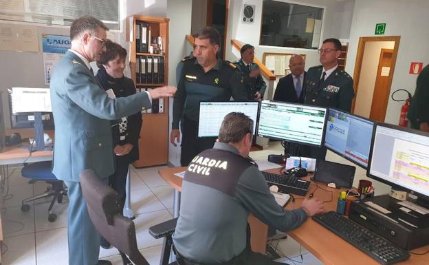 La delegada del Gobierno visita la 12 Zona de la Guardia Civil, que abarca la Comandancia de León