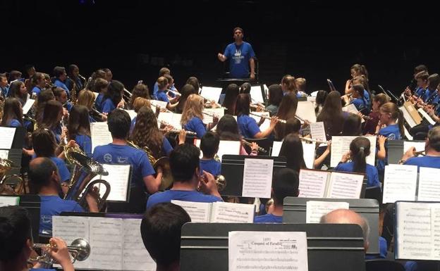 La Escuela Municipal de Música de Valencia de Don Juan se «estrena» en la Banda de Música de León