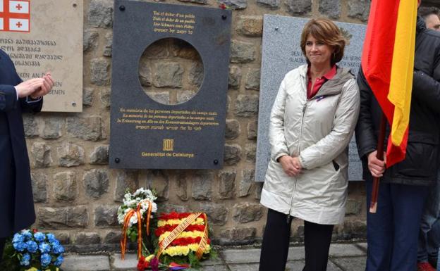 Dolores Delgado abandona un homenaje en Mauthausen al citar la Generalitat a los «presos políticos»