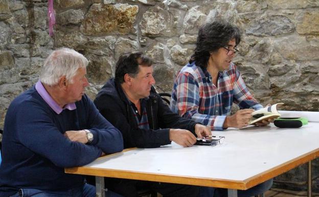 El Club Xeitu presenta el libro 'Toponimia de Robles de Laciana'