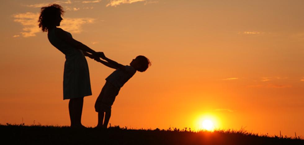 Casi la mitad de los niños que nacen en León es de parejas no casadas, cuatro veces más que en el año 2000