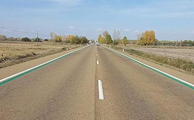 ¿Por qué la DGT está pintando líneas verdes en las carreteras?