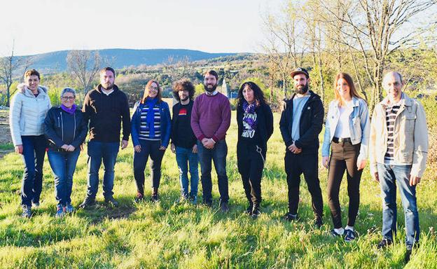 Podemos se presenta por primera vez en Toreno con el joven politólogo David Valenciano al frente