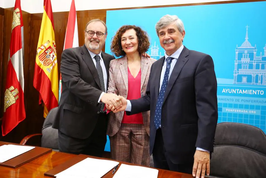 Firma del convenio de colaboración entre el Ayuntamiento de Ponferrada y la ULE