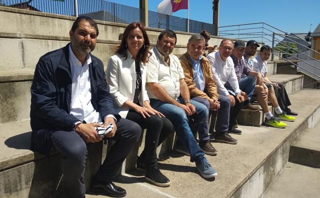 Ama Carlota Amigo pide acabar con «el gris que ha provocado el PP» y apuesta por «progresar»