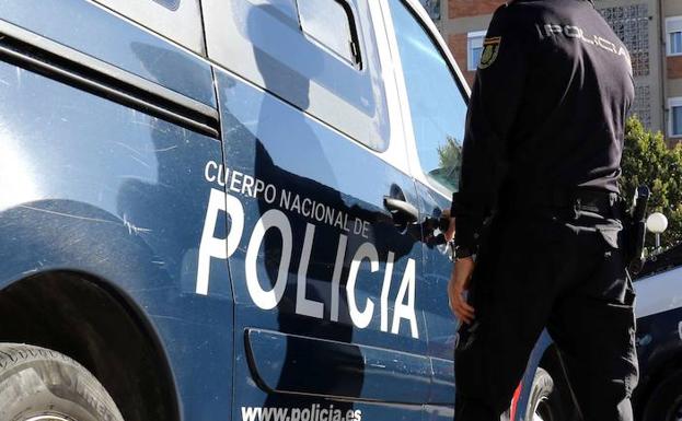 Detenido por robar con violencia un coche parado en un semáforo en Valladolid