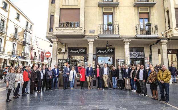 Diez destaca el «equilibrio, coherencia y experiencia» del equipo «llamado a cambiar León»