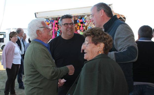 Silván explica su programa en la fiestas patronales de Oteruelo