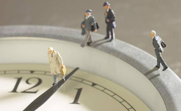 Altos directivos, autónomos y trabajadores de cooperativas no tendrán que fichar