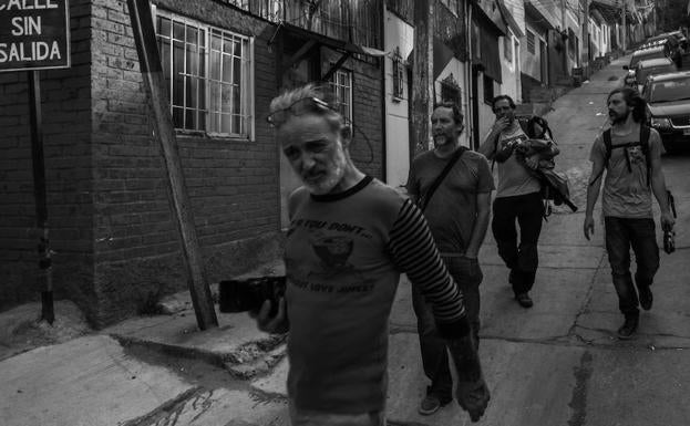 El Musac presenta el documental 'La línea de la sombra' después de más de 10 años de trabajo de Alberto García Alix con el director de la obra