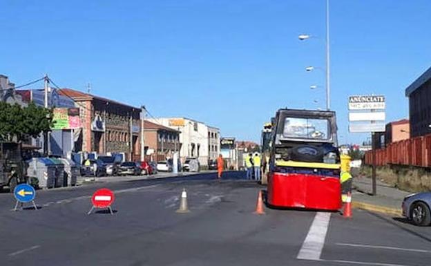 Los industriales de Hontoria critican el asfaltado diurno de varias de sus calles