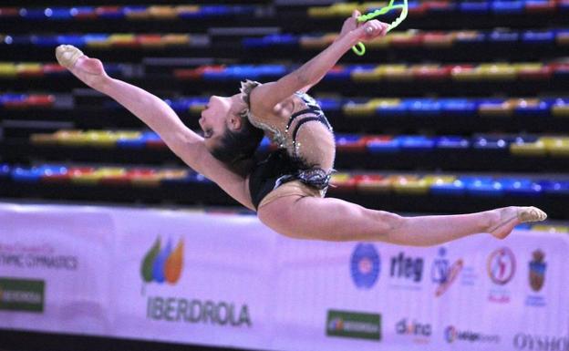 Tres gimnastas del Club Ritmo, en el Nacional de edad escolar de Ponferrada