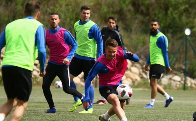 La Ponferradina busca la carambola y acabar líder