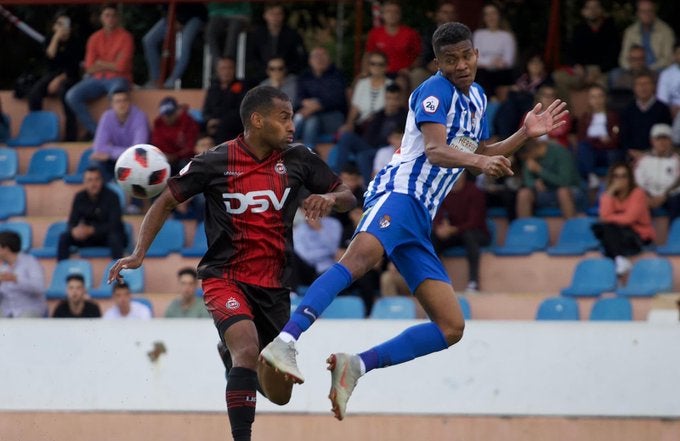 Un 'triplete' de Jorge García dispara a la Ponferradina al segundo puesto