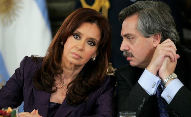 Cristina Fernández se sienta en el banquillo