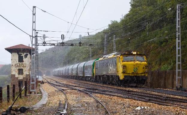 Medio millón de euros para reforzar la electricidad en la rampa de Pajares, dañada por la nieve