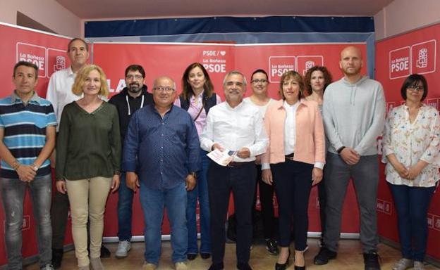 El PSOE de La Bañeza denuncia la campaña sucia del candidato de Vox a la Alcaldía de La Bañeza