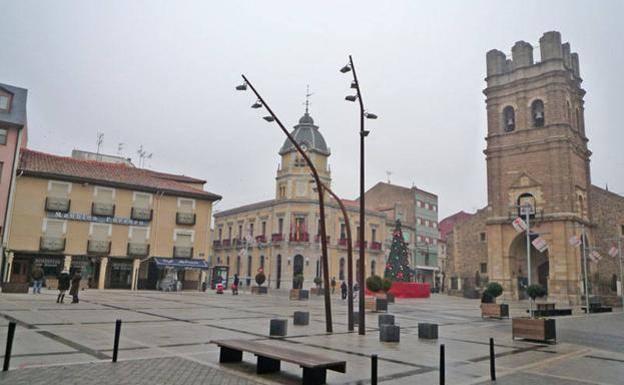 Un concejal de La Bañeza denuncia al alcalde y al Ayuntamiento «por cobros no reflejados en las cuentas»