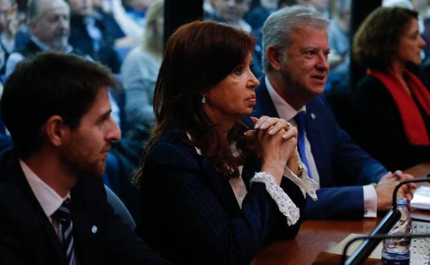 Cristina Fernández es juzgada por corrupción en plena campaña electoral