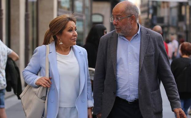 Rosa Valdeón reaparece en Zamora para mostrar su apoyo expreso a Francisco Igea