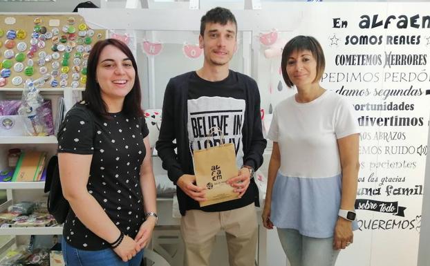 Javier Arias apuntala en Alfaem la apuesta de IU por el apoyo al tejido asociativo de la ciudad