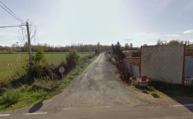 Dos heridos en la salida de vía de un turismo en un camino vecinal de Villafalé