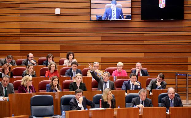 La ausencia de Presupuestos congela las subvenciones electorales a los partidos políticos en 10.205 euros por cada procurador