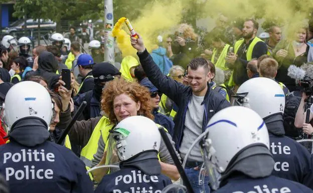 Los 'chalecos amarillos' protagonizan disturbios en Bruselas durante la jornada electoral