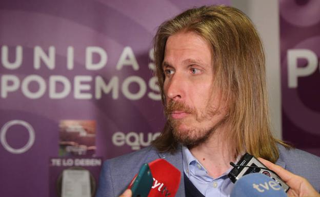 Pablo Fernández se cae de las Cortes y pone a disposición su cargo al frente de Podemos