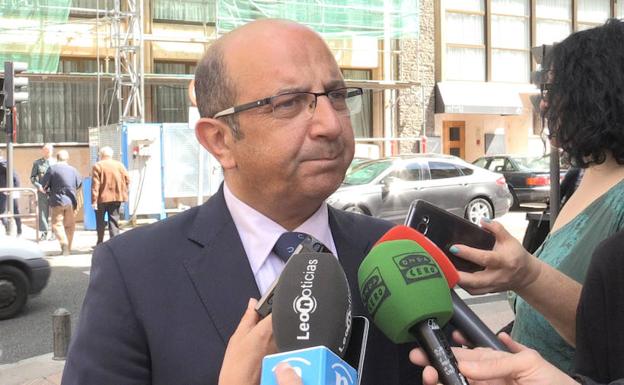 Castañón apuesta por gobernar la Diputación y cree que Majo «puede volver a ser un gran presidente»