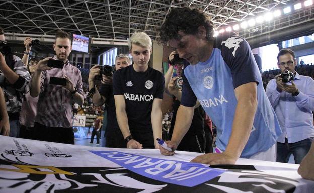 La Real Federación Española de Balonmano distinguirá la carrera de Juanín