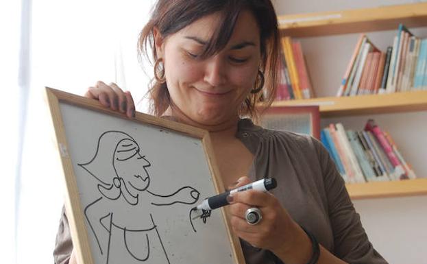 Isabel Benito, protagonista del Cuentacuentos del Musac con «Cuentos con corona»