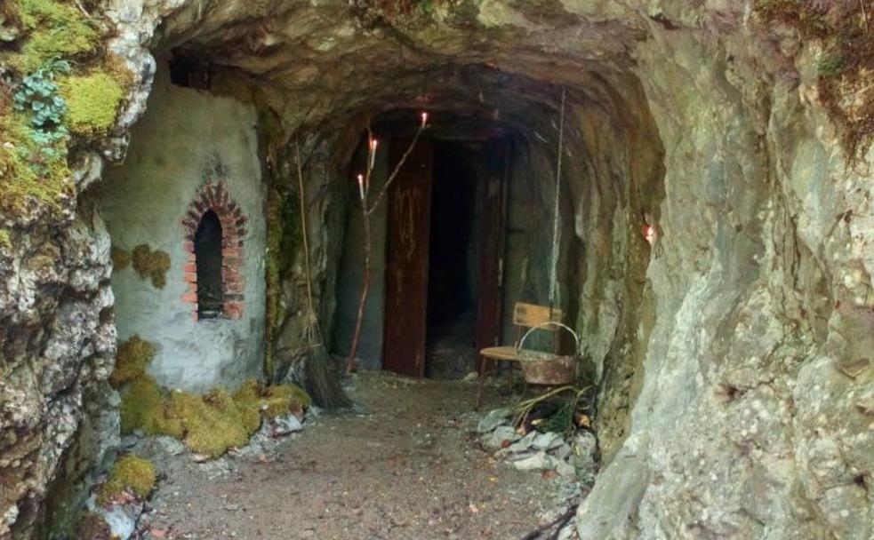 Descubre la cueva de la Vieja del Monte