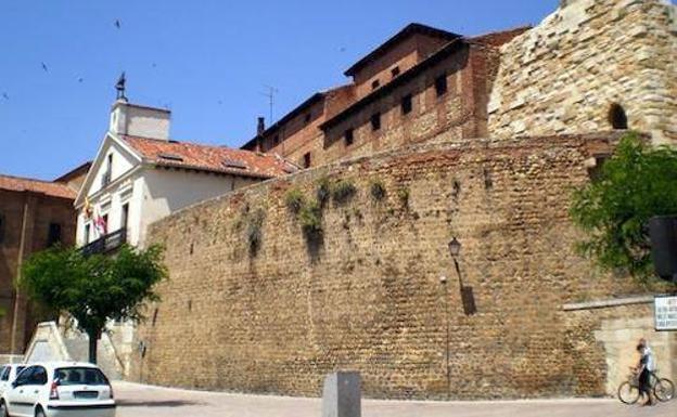 León celebra la Semana Internacional de los Archivos con la exposición 'Un Castillo en el Camino'