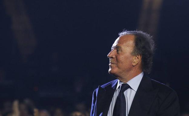 Sigue adelante el juicio de paternidad contra Julio Iglesias