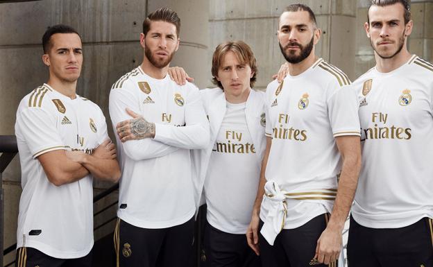 El Real Madrid luce su nueva camiseta con Bale y Keylor