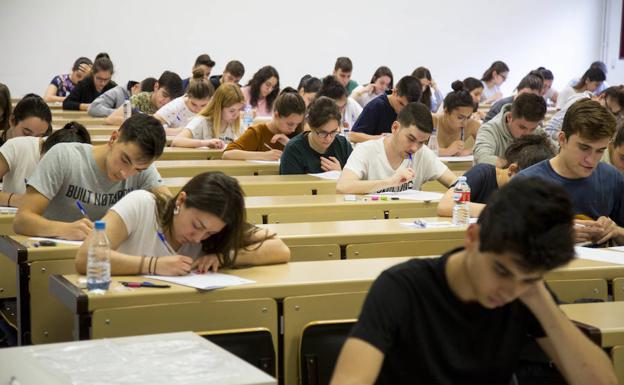 Consulta todos los exámenes de la EBAU realizados por los estudiantes de Castilla y León