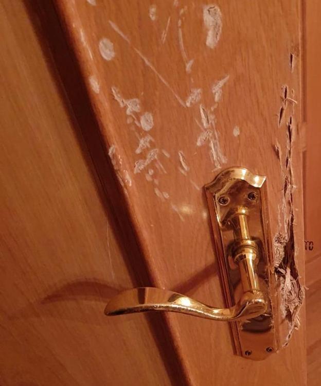 La Policía Nacional de León detiene a una mujer por intentar agredir a su marido con un machete de cocina en su domicilio