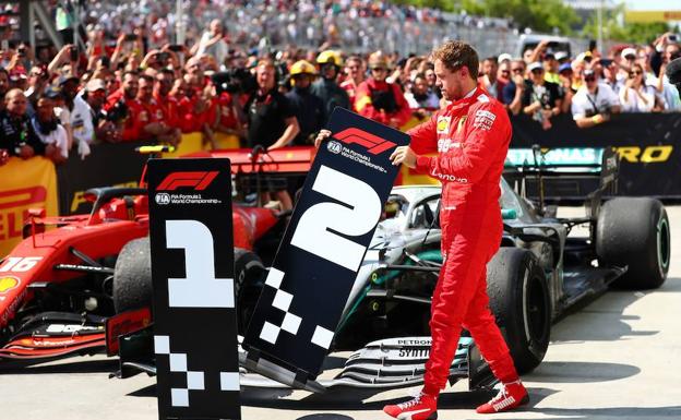 Vettel entrega la victoria del GP de Canadá por una polémica sanción